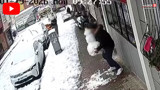 İstanbul'da yağan karda yok artık dedirten hırsızlık kamerada!