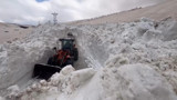 Mayıs ayının sonunda kıştan kalma görüntüler: 7 metre kar var!
