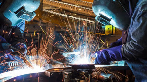 Zam teklifi kabul edilmedi; on binlerce işçi greve gidiyor!