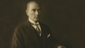 Büyük önder Mustafa Kemal Atatürk'ün 46 yaşına ait video görüntüleri ortaya çıktı