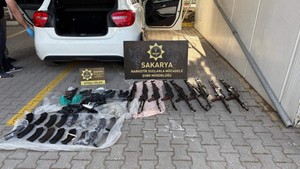 Polisin kullandığı kiralık araç yürüyen cephanelik çıktı!