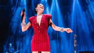 Melike Şahin'i makyajsız haliyle gören tanıyamadı!