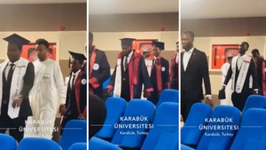 Karabük Üniversitesi'nin mezuniyet törenindeki siyahi öğrenciler olay oldu