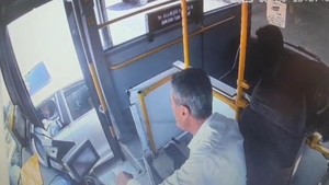 Özel halk otobüsü şoförüne kurşun yağdırdı