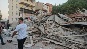 Balıkesir'de 6,1 büyüklüğünde deprem: İzmir'den Edirne'ye kadar hissedildi