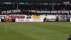 İkinci lig maçında açılan bu dev pankart ortalığı fena karıştırdı!