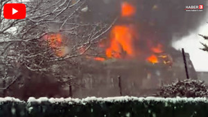 İstanbul'daki dev fabrikada büyük yangın: Alevler gökyüzünü sardı!