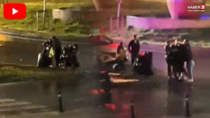 Önce kaldırımda gözyaşı döktü, sonra polisin silahına sarıldı!