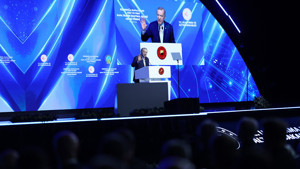 Esenboğa Havalimanı'nın 3'üncü pisti açıldı! Erdoğan muhalefete yüklendi