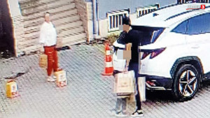 Okul yolundaki ''çakarlı'' araç bakın kime ait çıktı...