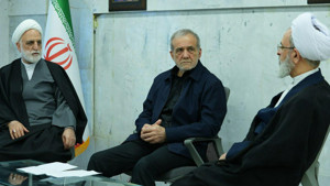 İran'ın Geçici Liderlik Konseyi’nden ilk kareler geldi