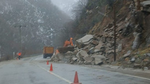 Gümüşhane-Giresun kara yolunda peş peşe heyelan
