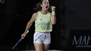 Kortlardaki gururumuz Zeynep Sönmez, Wimbledon'da 2. tura çıktı