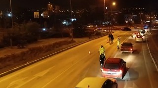 Polis dün gece aynı trafik canavarını 2 kez yakaladı