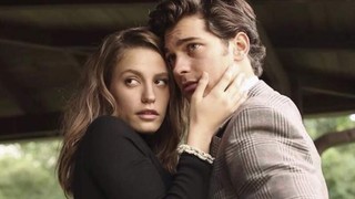 Çağatay Ulusoy, Serenay Sarıkaya'nın paylaşımında yakalandı 