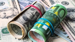 TL'deki değer kaybı sürüyor! Dolar 8'e, euro 9.5 liraya koşuyor