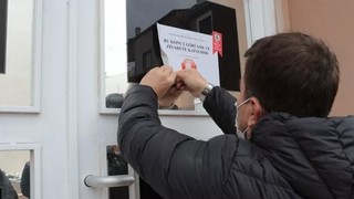 Balıkesir'de pozitif vakaların bulunduğu evlere uyarı yazısı!