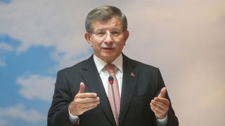 Davutoğlu'ndan Erdoğan'a yasak eleştirisi: Yönetim krizi var