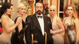 Mahkemede kediciklerden Adnan Oktar'a övgü yağmuru