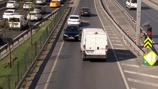 İstanbul trafiğinde ''kırmızı plakalı'' trafik magandası kamerada!