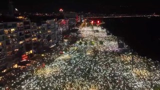 İzmir'de 100.yıl kutlamaları... Helikopterler zeybek oynadı