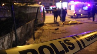 Bağcılar'da dehşet: Otomobilden ateş açıldı