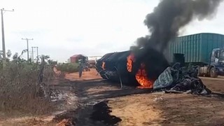 Tanker ve kamyon çarpıştı: 48 ölü var