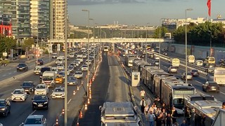 İstanbul trafiğinde okullar açıldı yoğunluğu