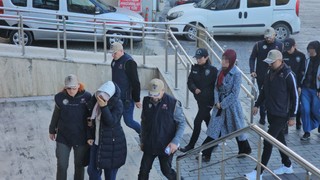 FETÖ'ye soru hırsızlığı operasyonu: 2'si akademisyen, 5 gözaltı
