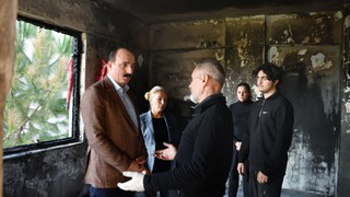 Konyaaltı Belediye Başkanı Kotan’dan evi yanan aileye destek sözü