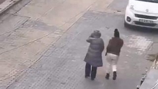 Kredi kartlı kadın hırsızlık çetesi yakalandı