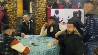 Polisten 2025 baskını... ''3, 2, 1... Mutlu yıllaaaaaar'' deyip gözaltına aldılar