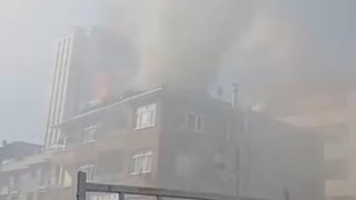 3 katlı binada yangın can aldı