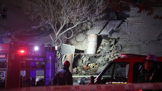 Konya'da 4 katlı binanın çökme anı kamerada