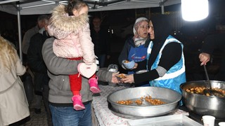 Balıkesir Büyükşehir Belediyesi, Miraç Kandili'nde lokma dağıttı