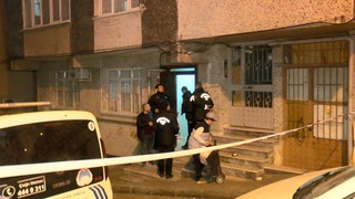 İstanbul'da kolonlarında çatlaklar oluşan ve sallanan apartman tahliye edildi
