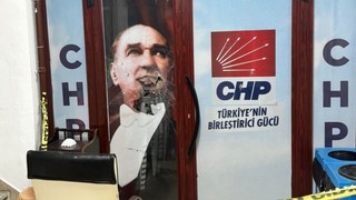 İstanbul'da CHP ilçe binasına taşlı saldırı