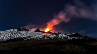 Etna Yanardağı yeniden hareketlendi