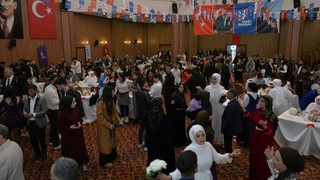 Hamile ve çocuklu 99 dini nikahlı çift toplu nikah töreninde buluştu