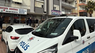 Polis memuru evinde ölü bulundu