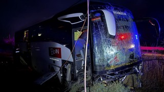 Çanakkale'de korkunç kaza: Yolcu otobüsü yoldan çıktı, çok sayıda yaralı var!