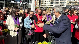 Bandırma'da grev yapan emekçi kadınlara Başkan Mirza'dan destek