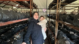 Taleplere ürün yetiştiremiyor... 4 çocuk annesinin ders olacak azmi...