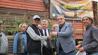 Manisa Büyükşehir Yangın Afetlerinin İzlerini Siliyor, Çiftçinin Yüzü Gülüyor