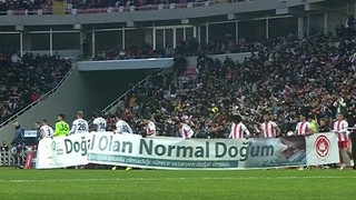 Sivasssporlu futbolcu ''normal doğum'' pankartı için özür diledi: ''Tüm kadınlardan özür dilerim!''