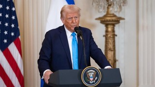 Trump, Fed Başkanı Powell'ı bir kez daha uyardı