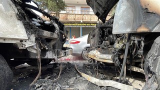 Park halindeki 9 aracı ateşe verdi! Mahalleli kabusa uyandı