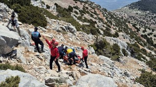 Fethiye'de paraşüt faciası: 2 kişi kayalıklara çakıldı