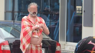 İstanbul değil Sakarya... Depreme hamamda yakalanan vatandaş soluğu yarı çıplak sokakta aldı!