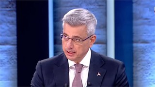 Sağlık Bakanı Memişoğlu ''ben de sezaryenim'' deyip sigara örneği verdi